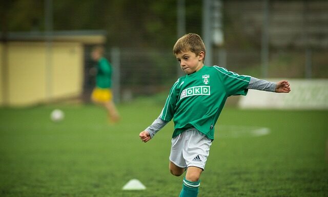 Czy piłkarz może grać w łańcuszku?