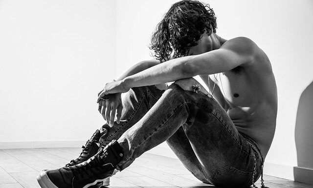 Czy niska osoba może nosić szerokie spodnie? Czy niska osoba może nosić szerokie spodnie?