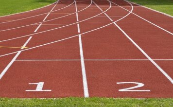 Czy tor do kręgli jest płaski?