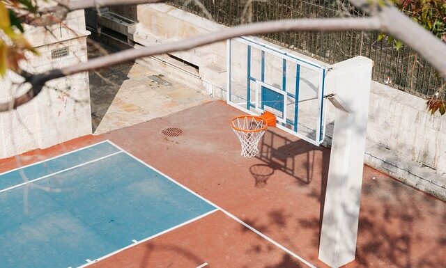 Jak zbudować boisko do koszykówki?