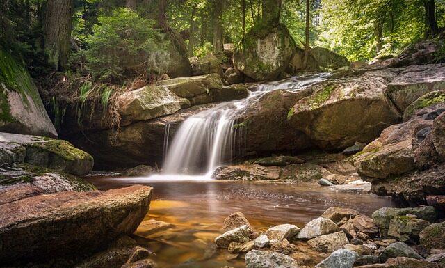 Jaka żywicą użyć do naprawy łodzi? Jaka żywicą użyć do naprawy łodzi?