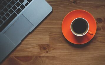 Z czego jest kubek termiczny?