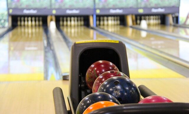 Jak podkręcać kulę do kręgli?