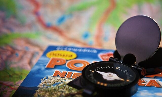 Czym się różni kompas od busoli? Czym się różni kompas od busoli?