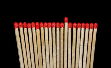 Z czego składa się kij golfowy?