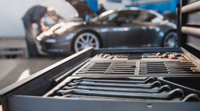 Dlaczego wyposażenie warsztatów samochodowych to podstawa sukcesu każdego warsztatu? Dlaczego wyposażenie warsztatów samochodowych to podstawa sukcesu każdego warsztatu